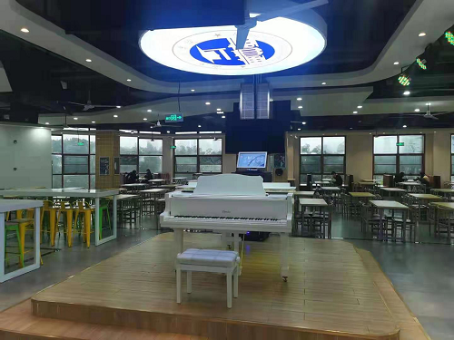 湖南钟情餐饮管理有限责任公司,餐饮管理,钟情餐饮管理,团体膳食,大学食堂,学院食堂,学校餐饮
