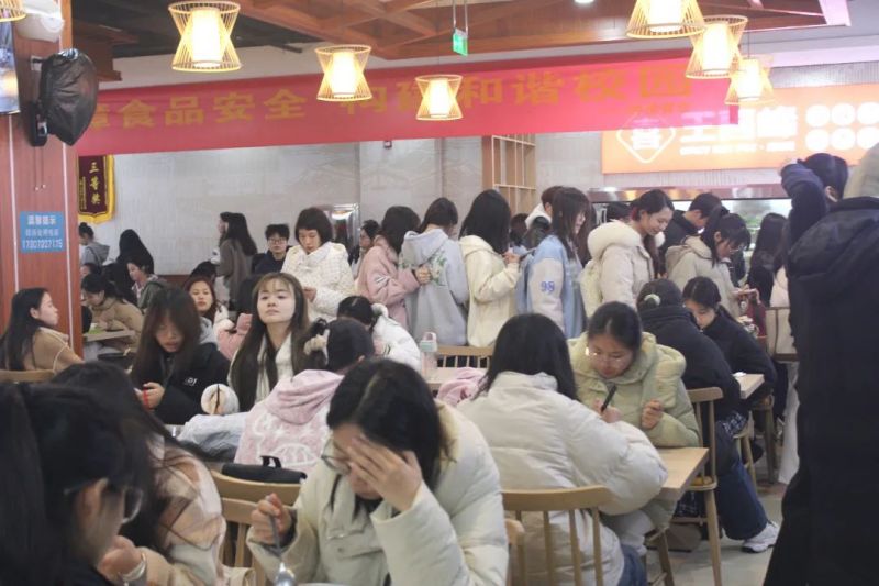 湖南钟情餐饮管理有限责任公司,餐饮管理,钟情餐饮管理,团体膳食,大学食堂,学院食堂,学校餐饮