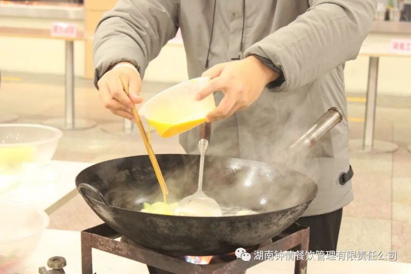 湖南钟情餐饮管理有限责任公司,餐饮管理,钟情餐饮管理,团体膳食,大学食堂,学院食堂,学校餐饮