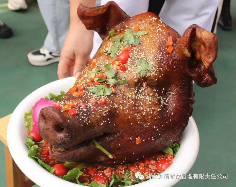 湖南钟情餐饮管理有限责任公司,餐饮管理,钟情餐饮管理,团体膳食,大学食堂,学院食堂,学校餐饮