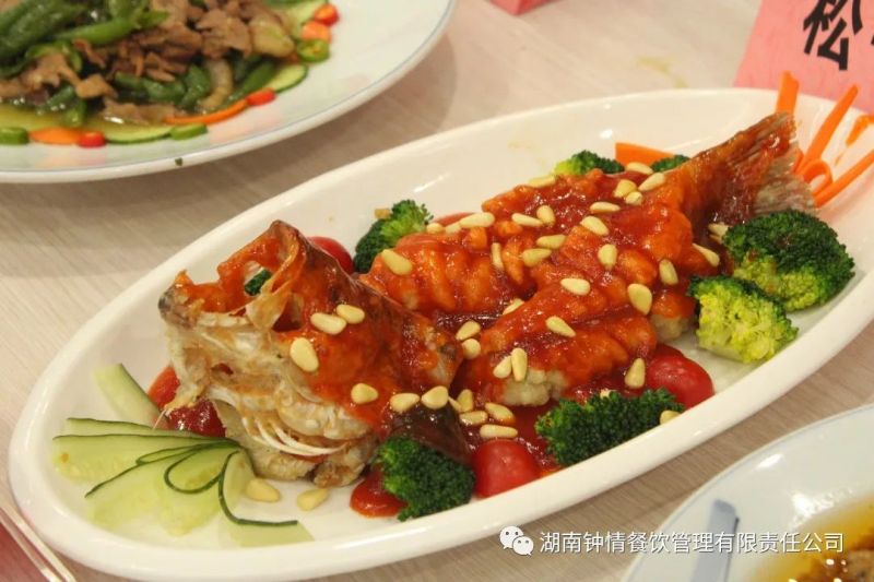 湖南钟情餐饮管理有限责任公司,餐饮管理,钟情餐饮管理,团体膳食,大学食堂,学院食堂,学校餐饮