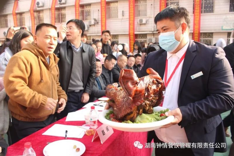湖南钟情餐饮管理有限责任公司,餐饮管理,钟情餐饮管理,团体膳食,大学食堂,学院食堂,学校餐饮
